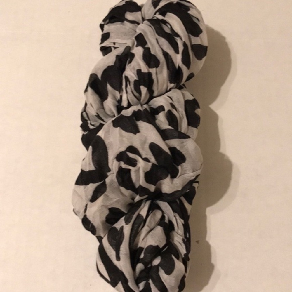 2 for $20 NWOT Beautiful Infinity scarf